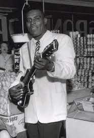 Howlin’ Wolf – The Loudest (and Largest) Man in Chicago Blues History